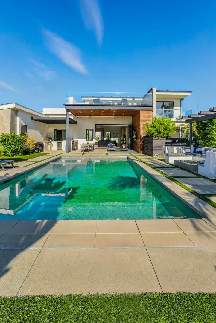 Coastal Paradise - Image 54