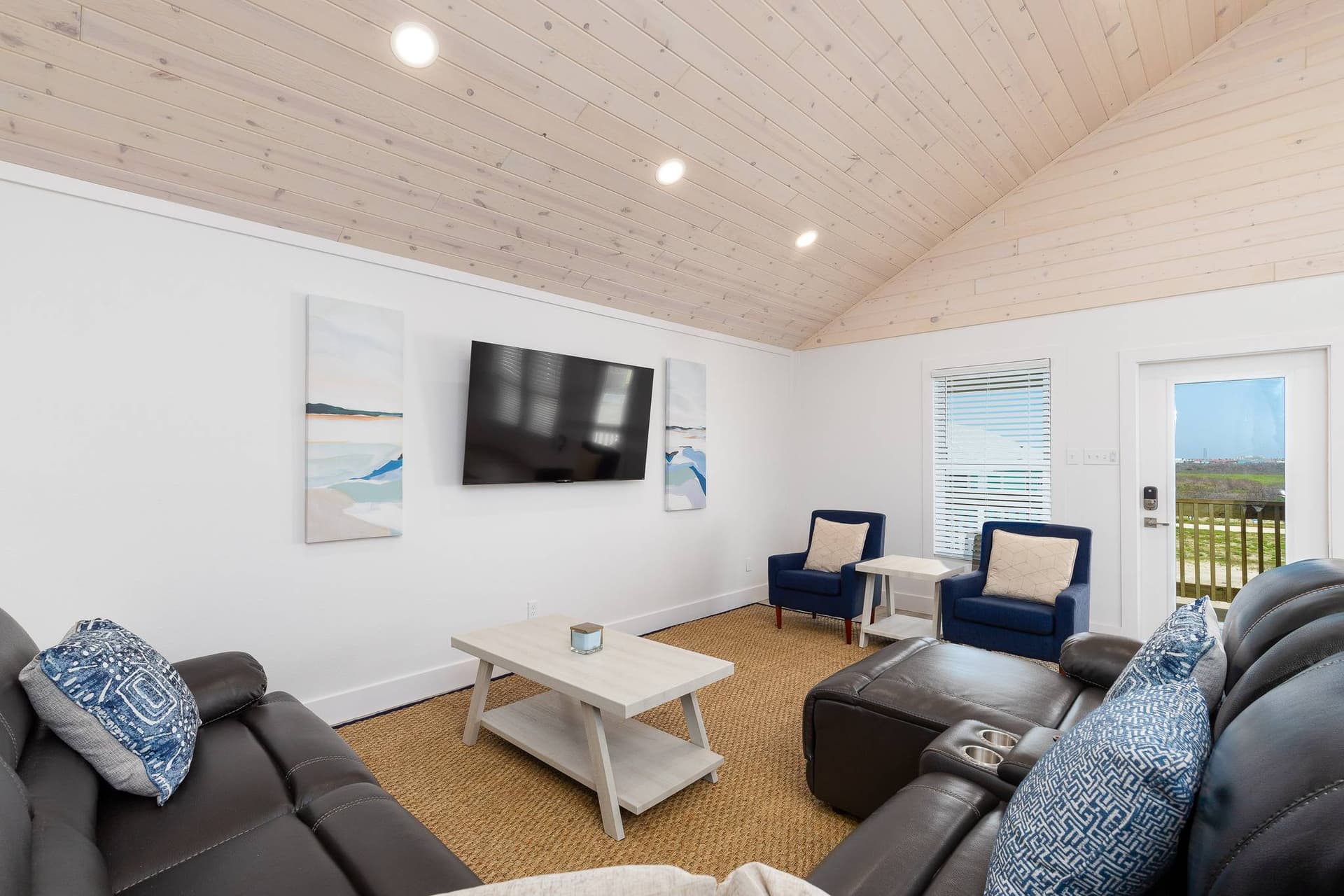 Skiff House - Image 22