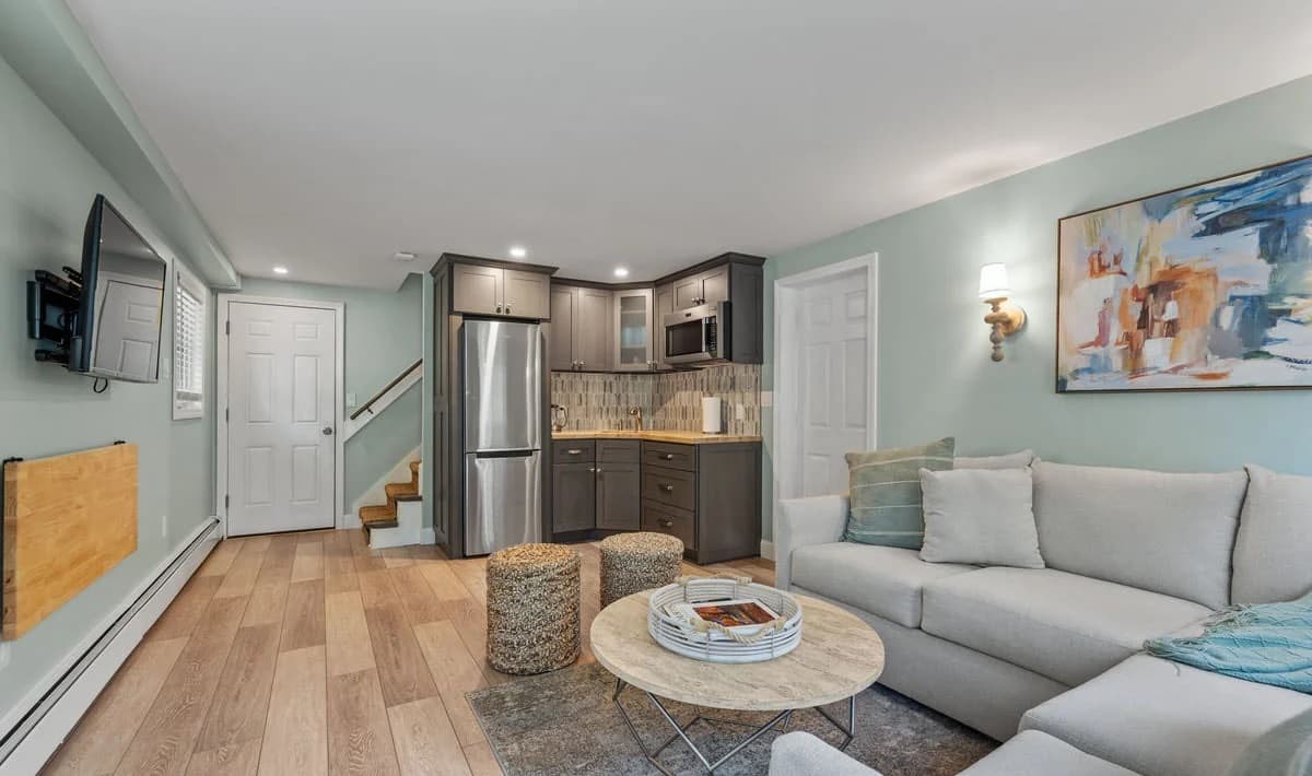 Over the Horizon - Image 18