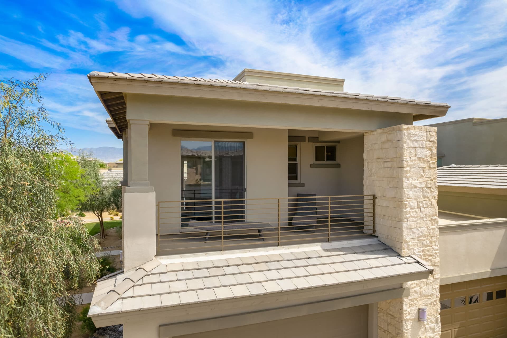 Stay Savvy in Palm Desert - Image 31