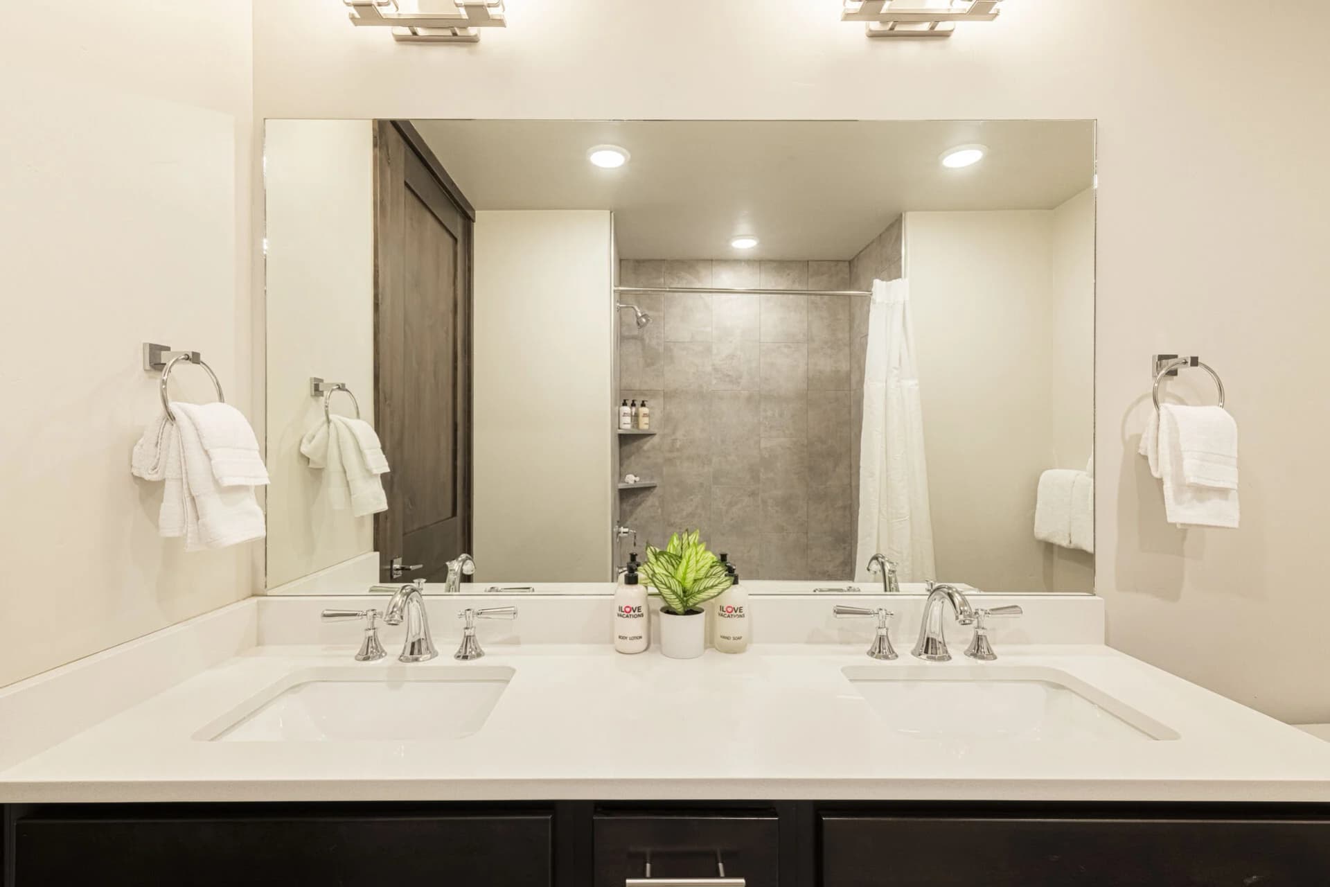 Blackstone Condo #108 - Image 30