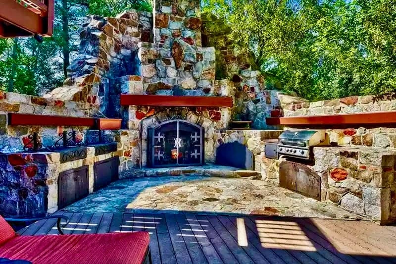 Lakefront Legacy - Image 33