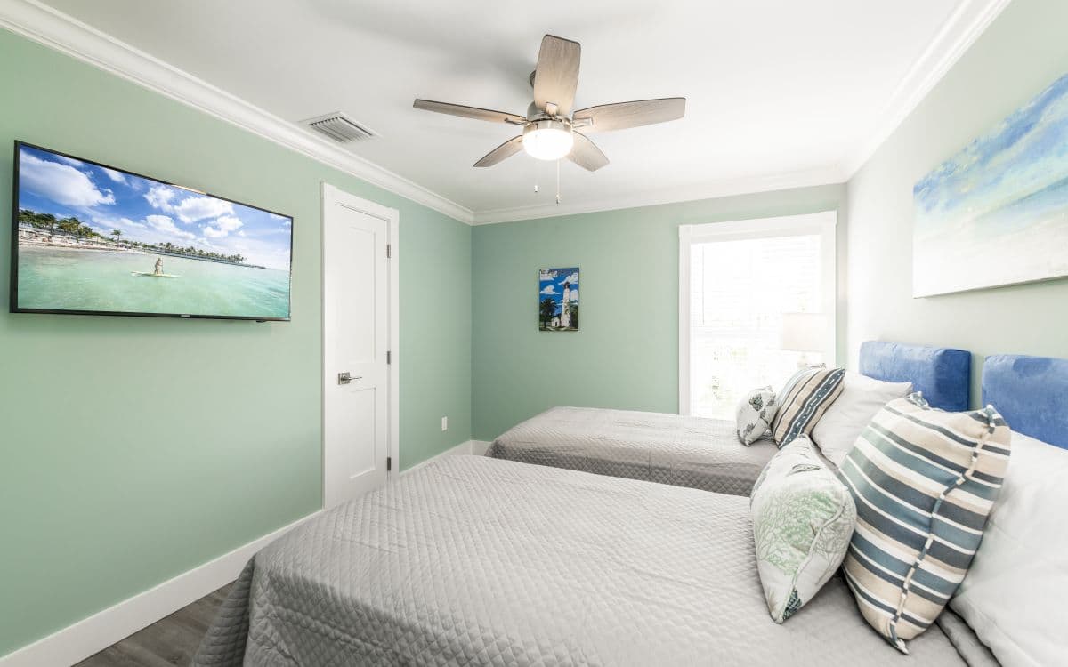 Upper Sunset North - Image 12