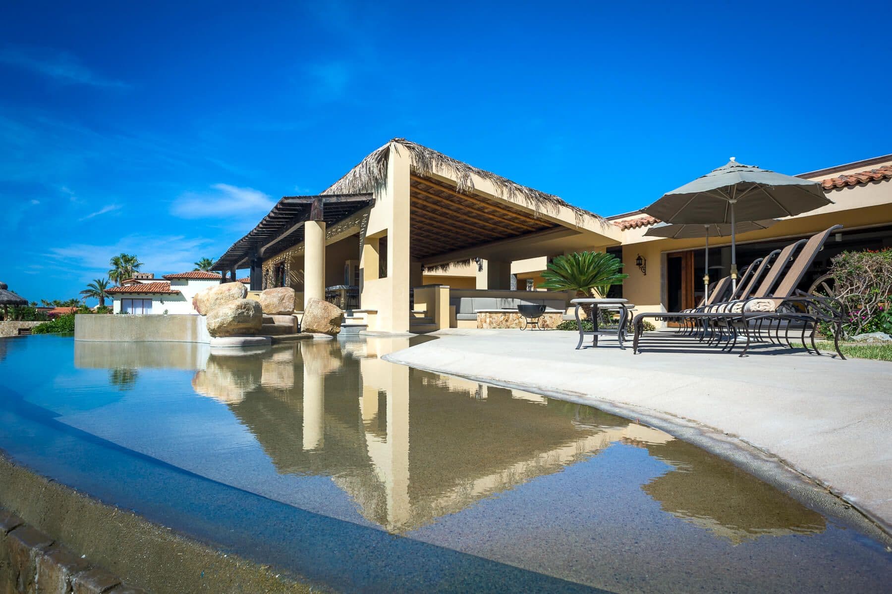 Rosa Amarilla Manor - Image 25