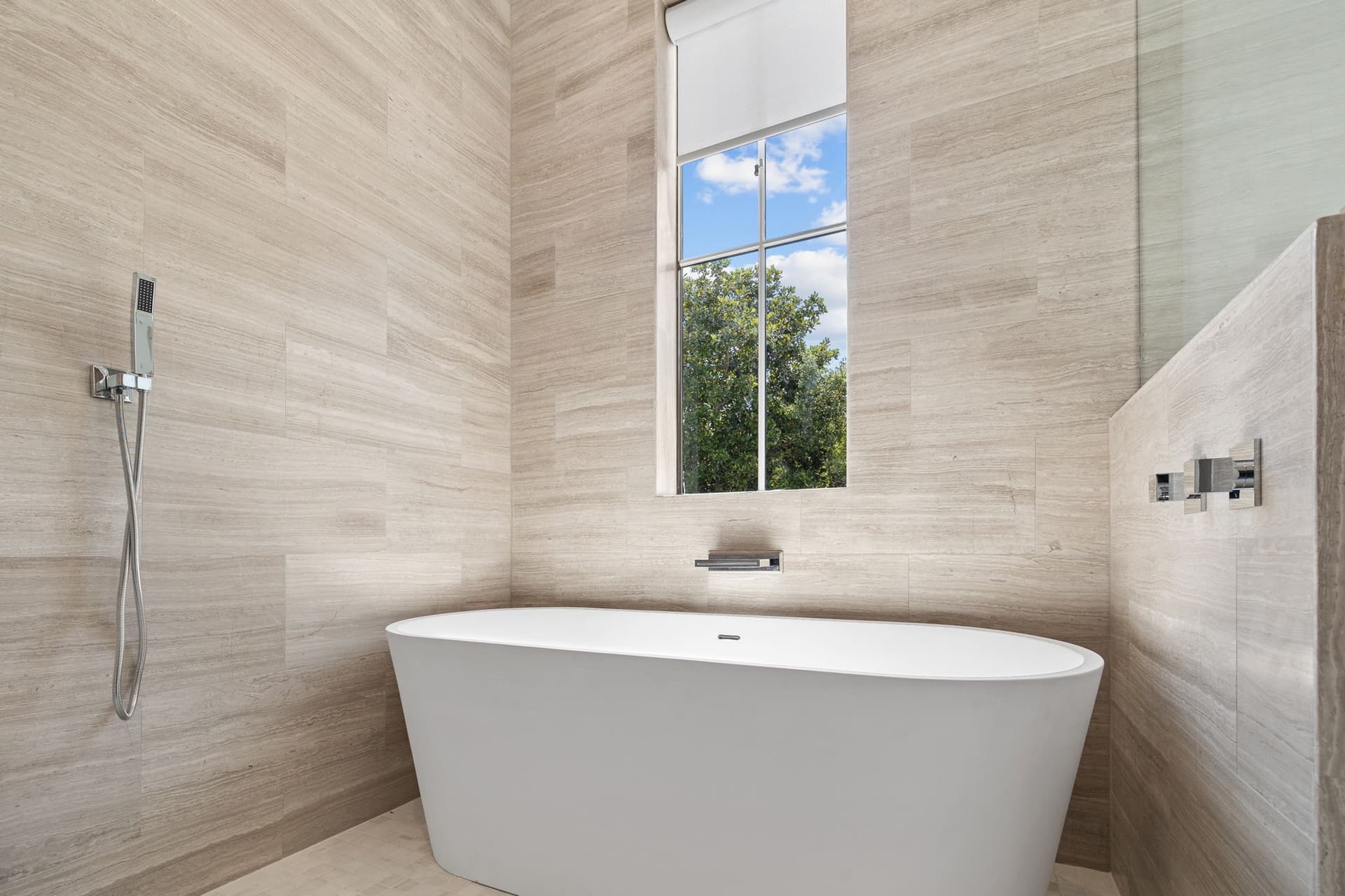 Drift Away Manor - Image 22