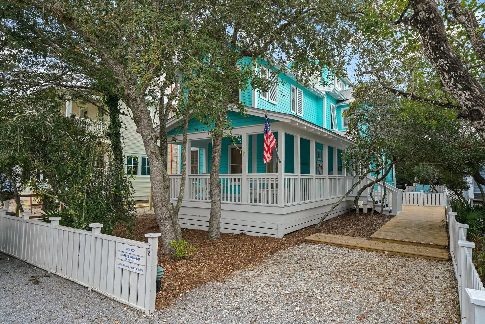 Salty Dogs House - Image 2