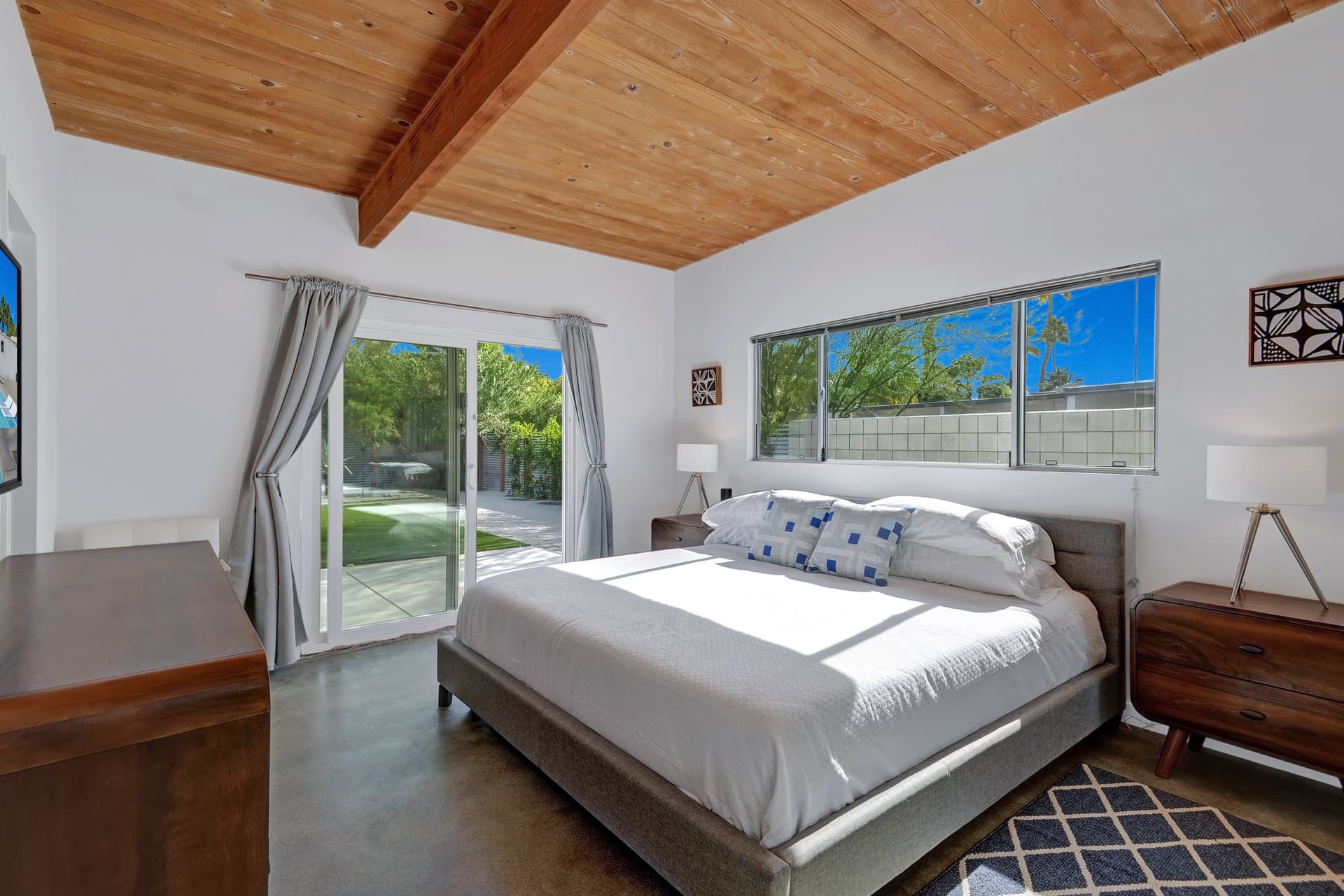 Mid Century Meiselman Home - Image 10