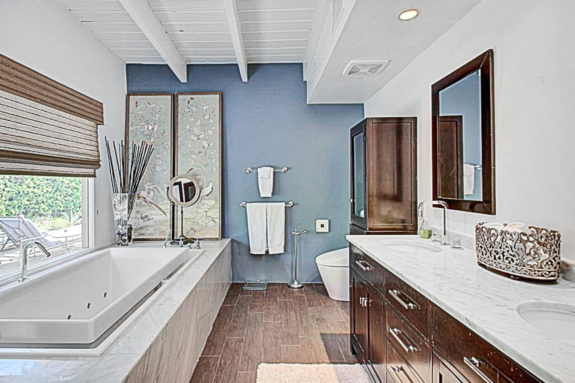 Club 1070 Home - Image 16