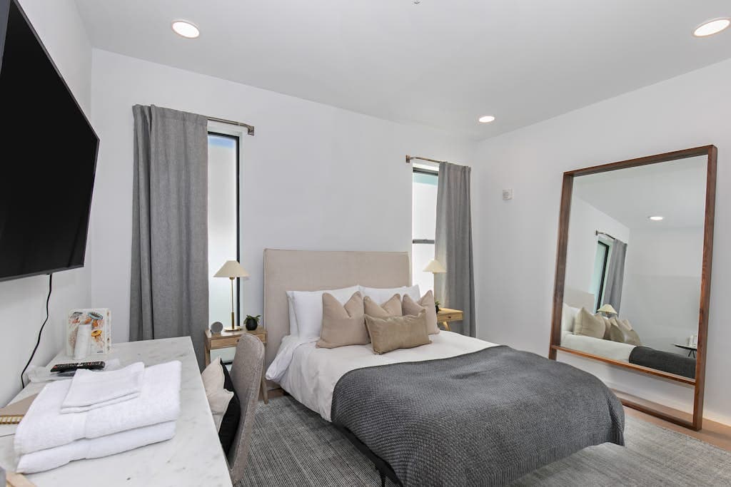 Eve Condo #505 - Image 4