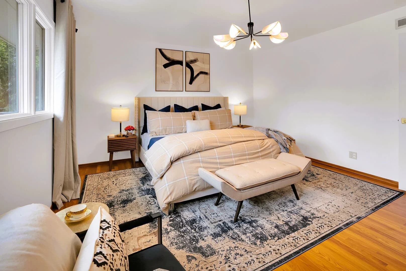 Pebble Modern Home - Image 12