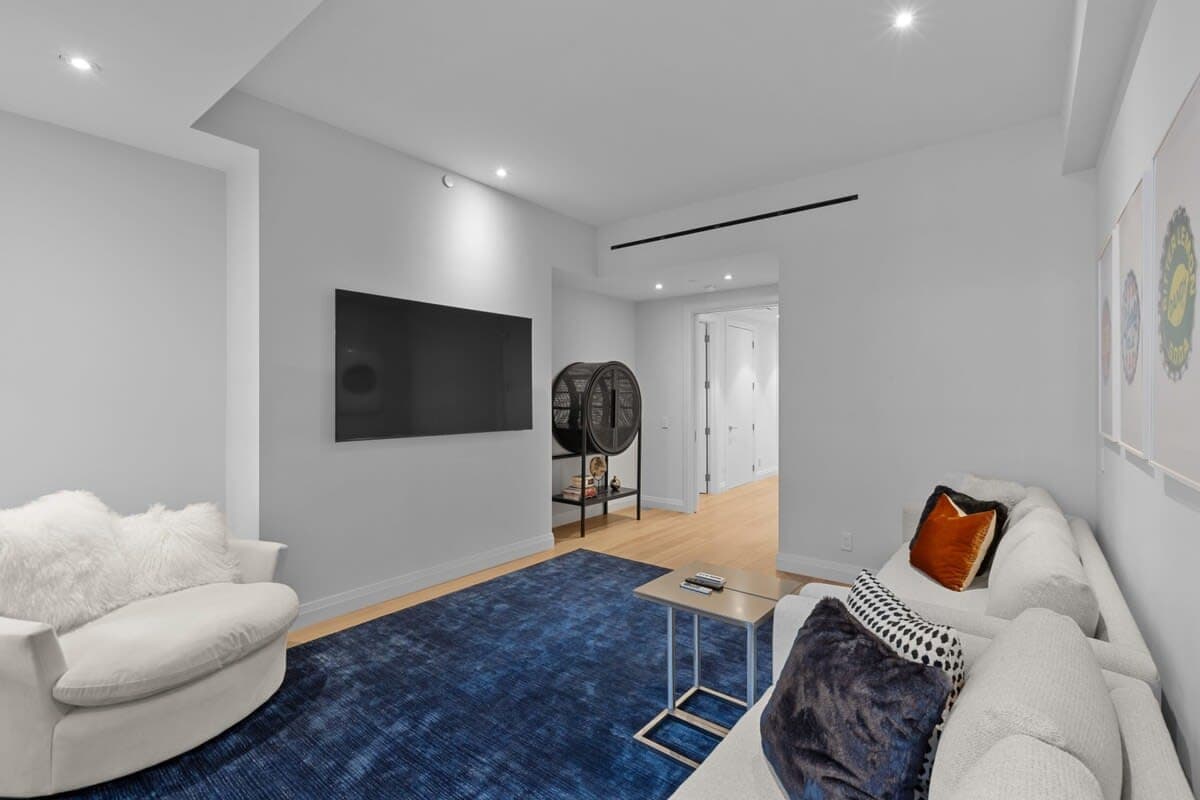 Madison Place - Image 13