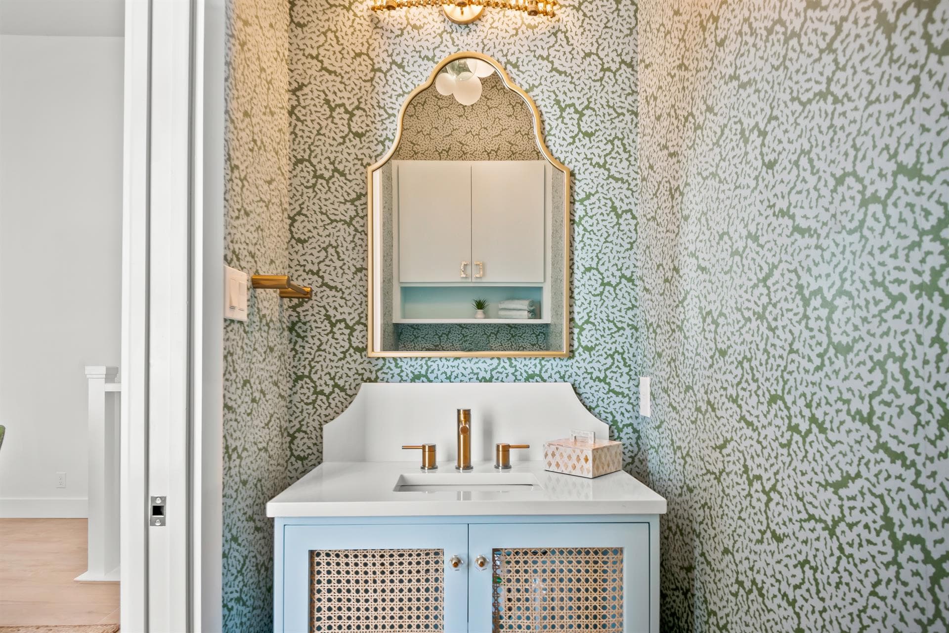 Holiday House - Image 55