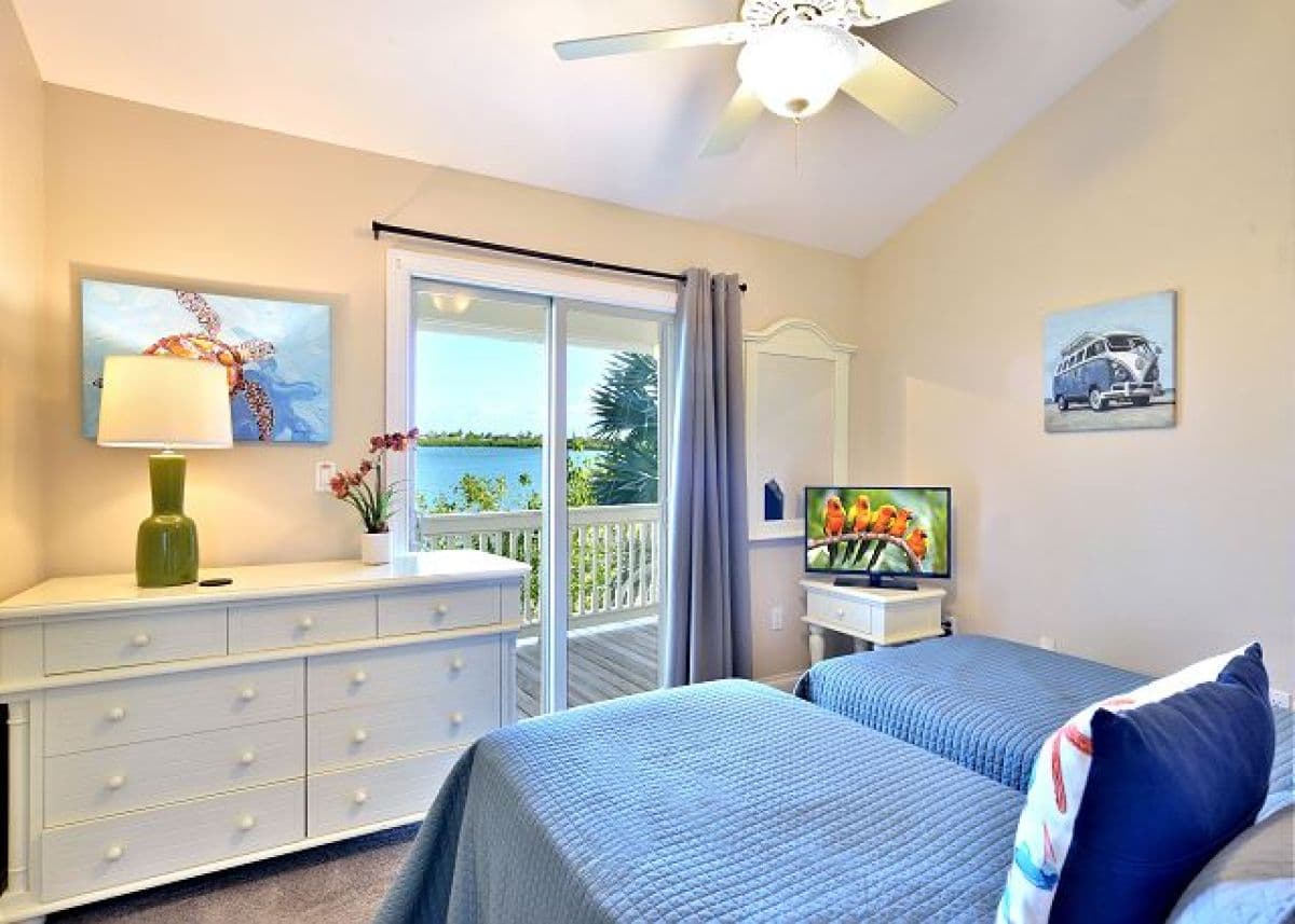 Coastal Comfort - Image 26