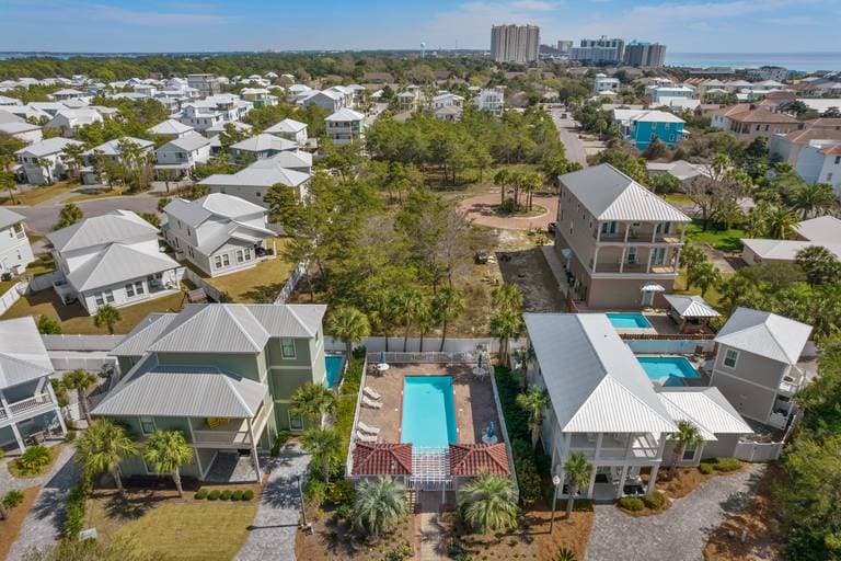 Aquaholic House - Image 49