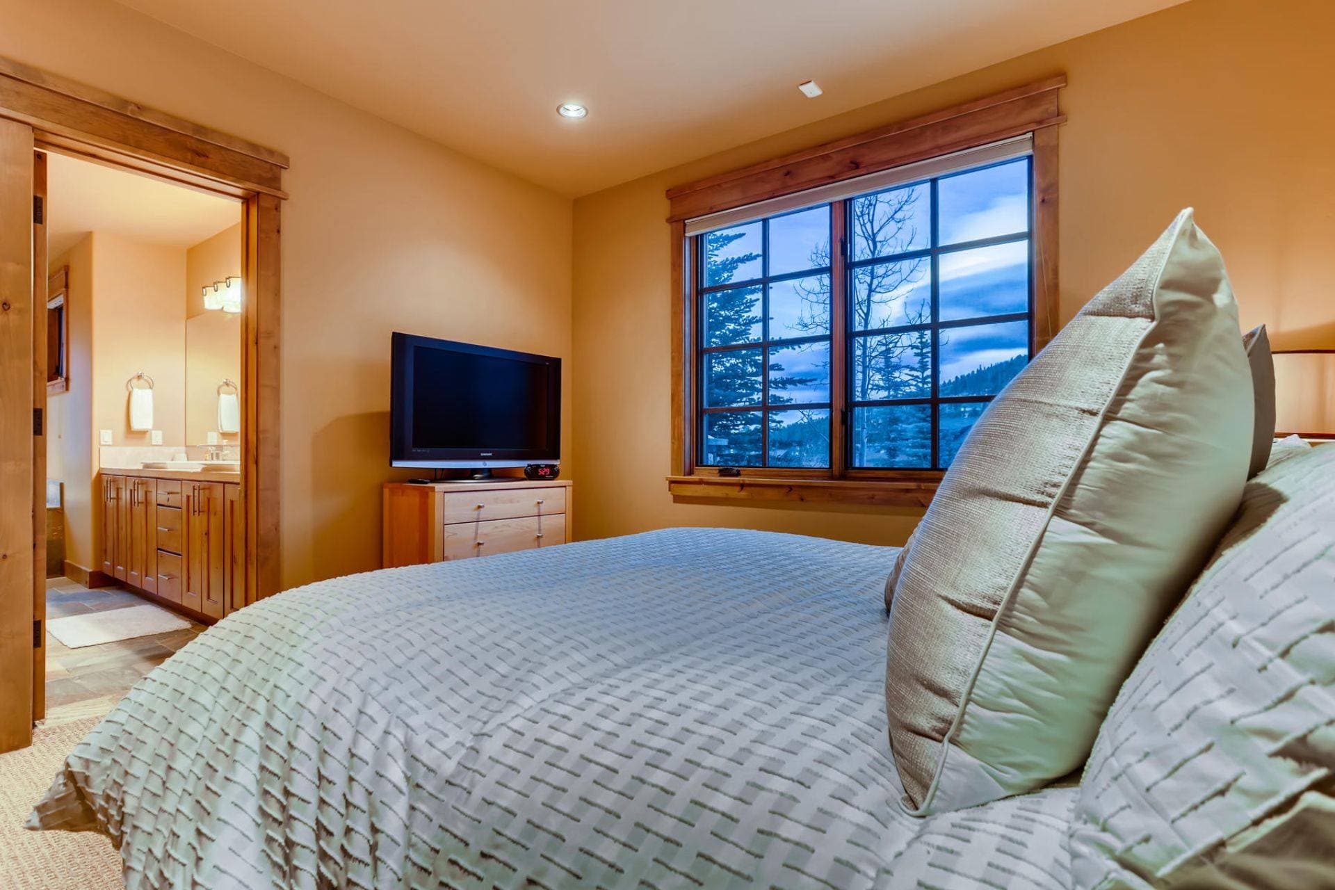 Aspen Grove Chalet - Image 15