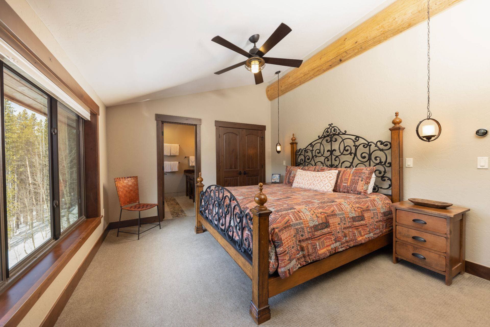 Pine Ridge Cabin - Image 30