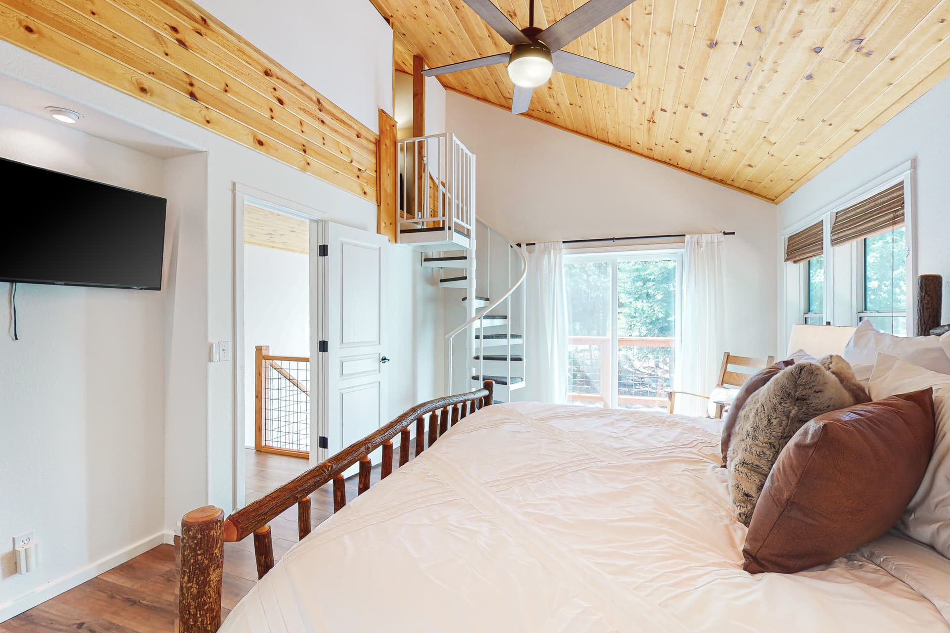 Trout Creek Retreat Home - Image 9