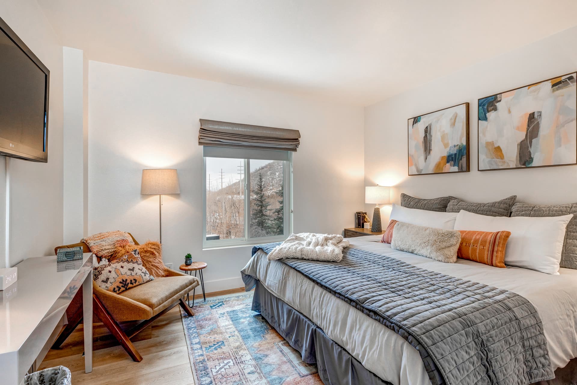 Park Station Luxury Retreat Home - Image 4