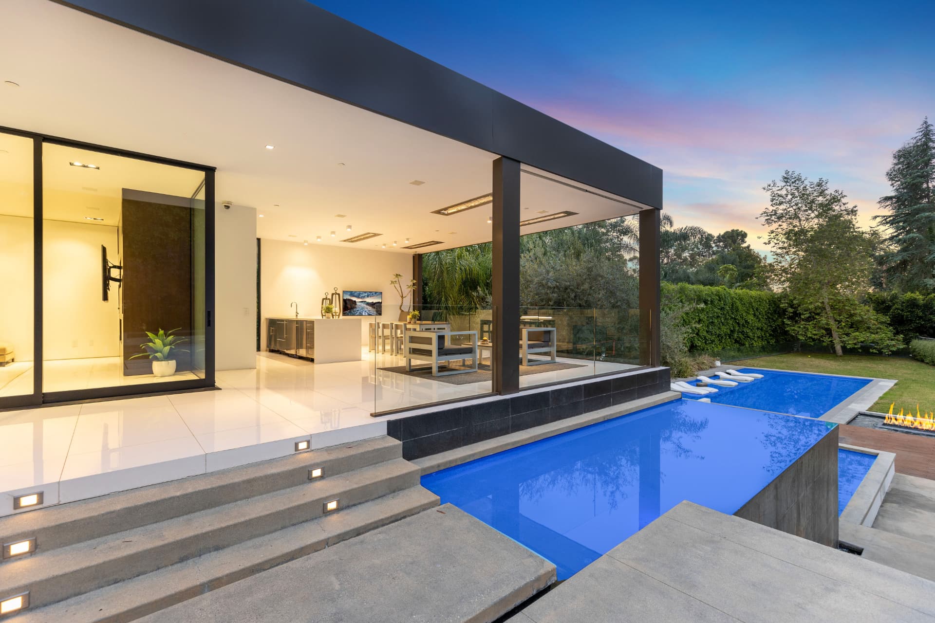 Lago Vista Modern - Image 47