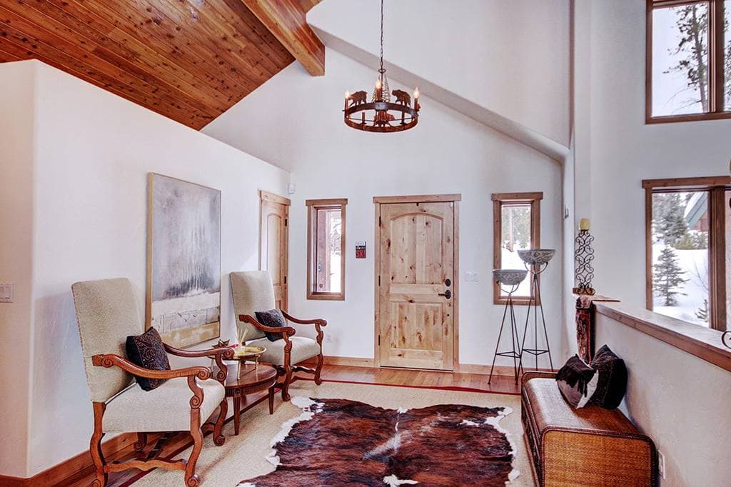 Pine Needle Lodge - Image 5