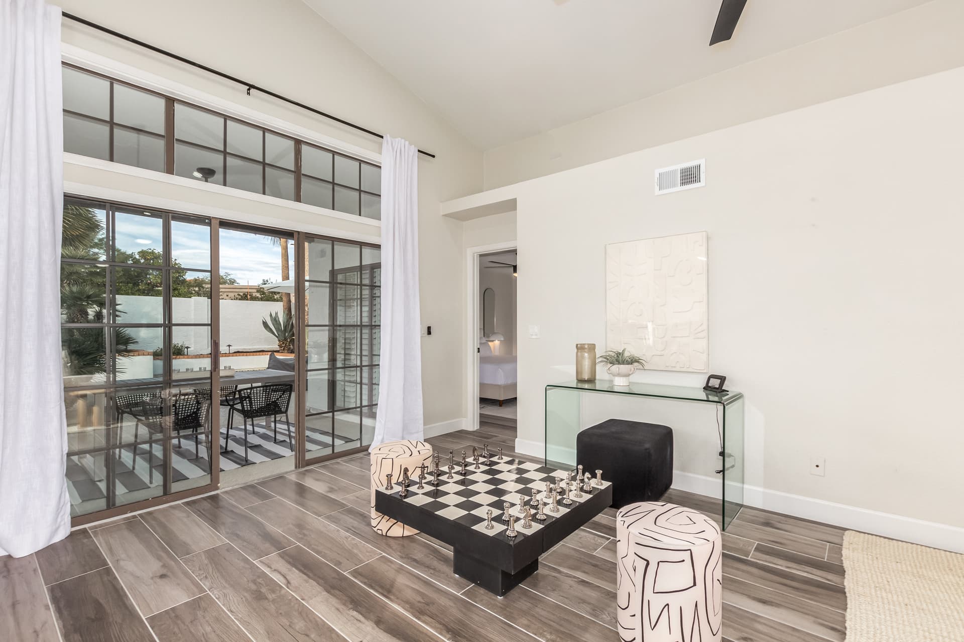 Modern Retreat - Image 6