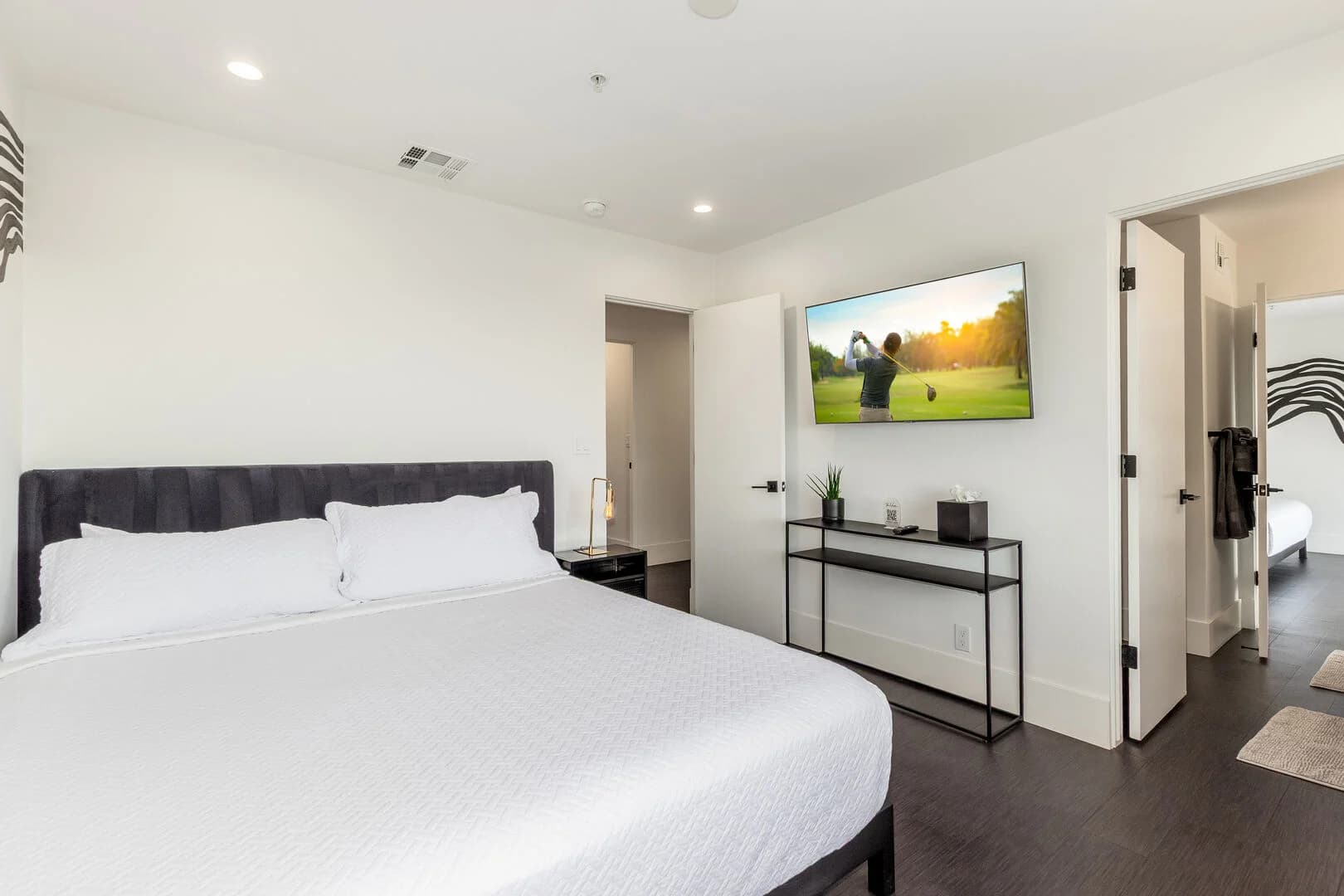 Valle Vista Manor - Image 40