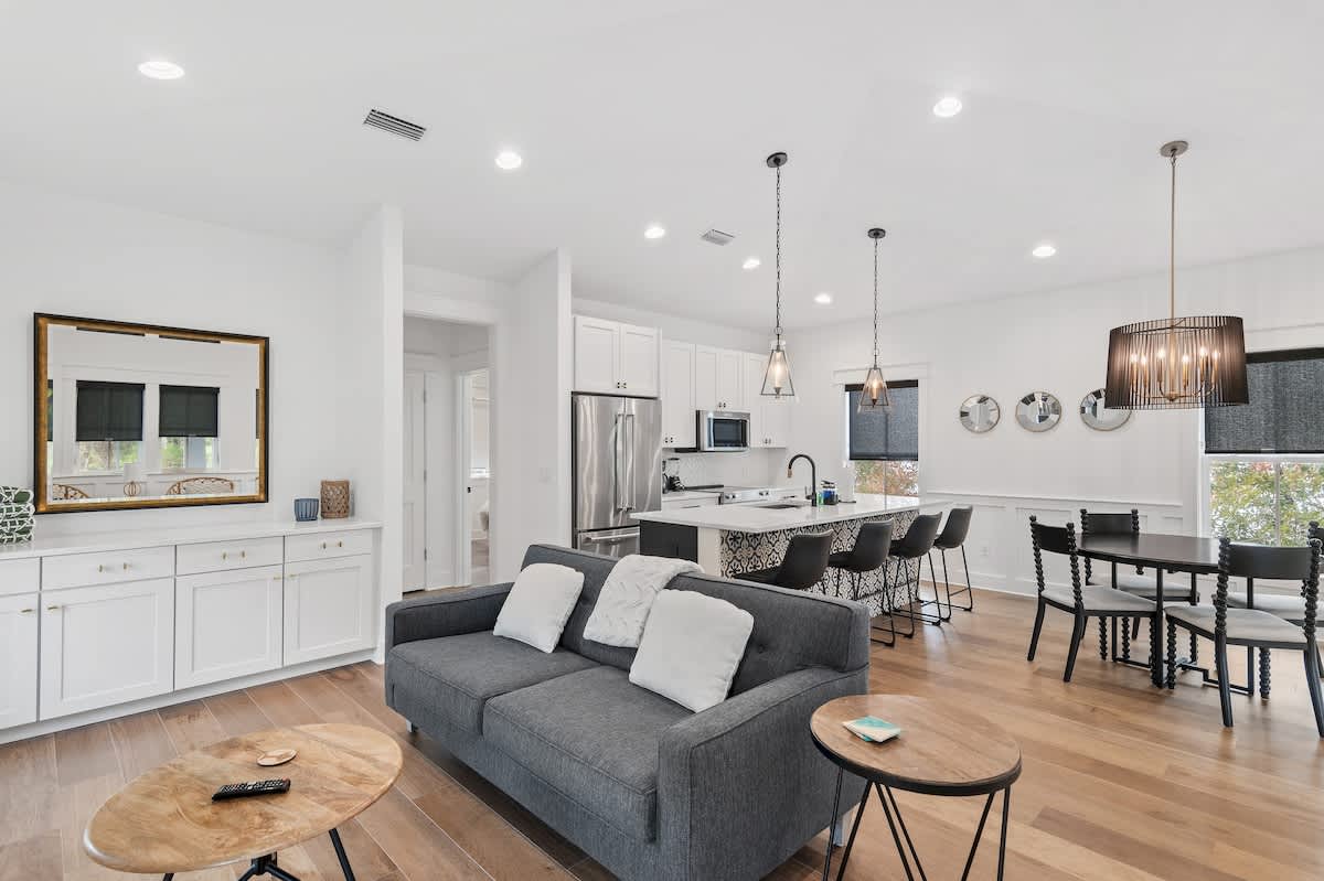 Caspian Blue Carriage - Image 1