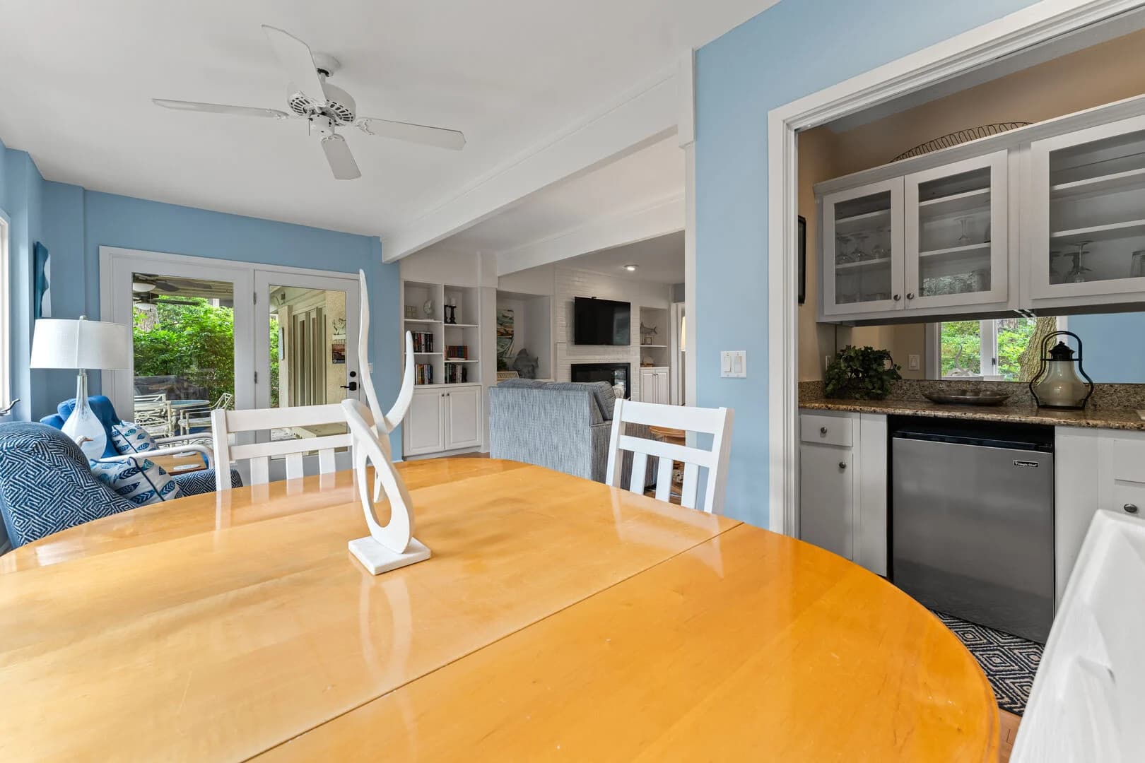 Tropical Retreat - Image 19