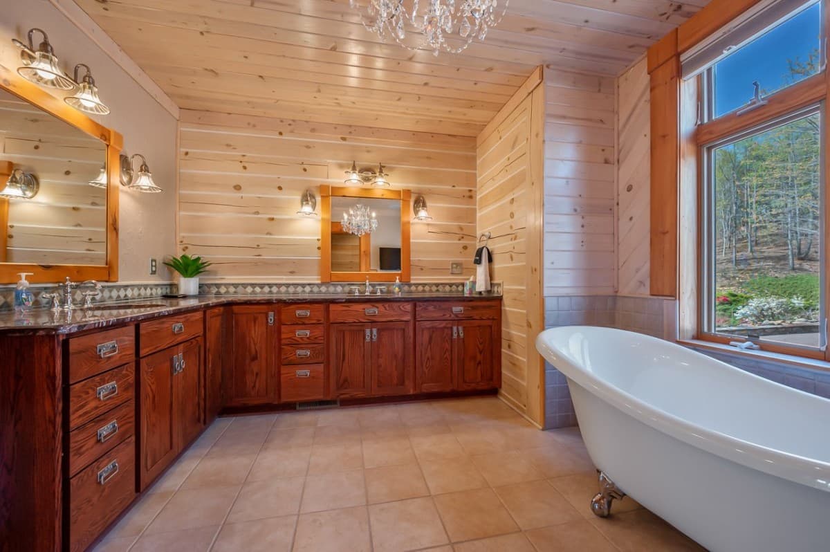 Chateau Laurel - Image 19