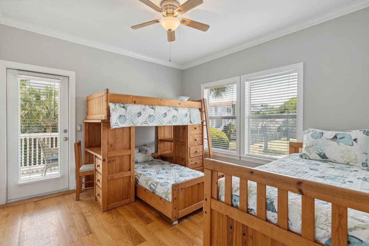 Cameron Palms - Image 40