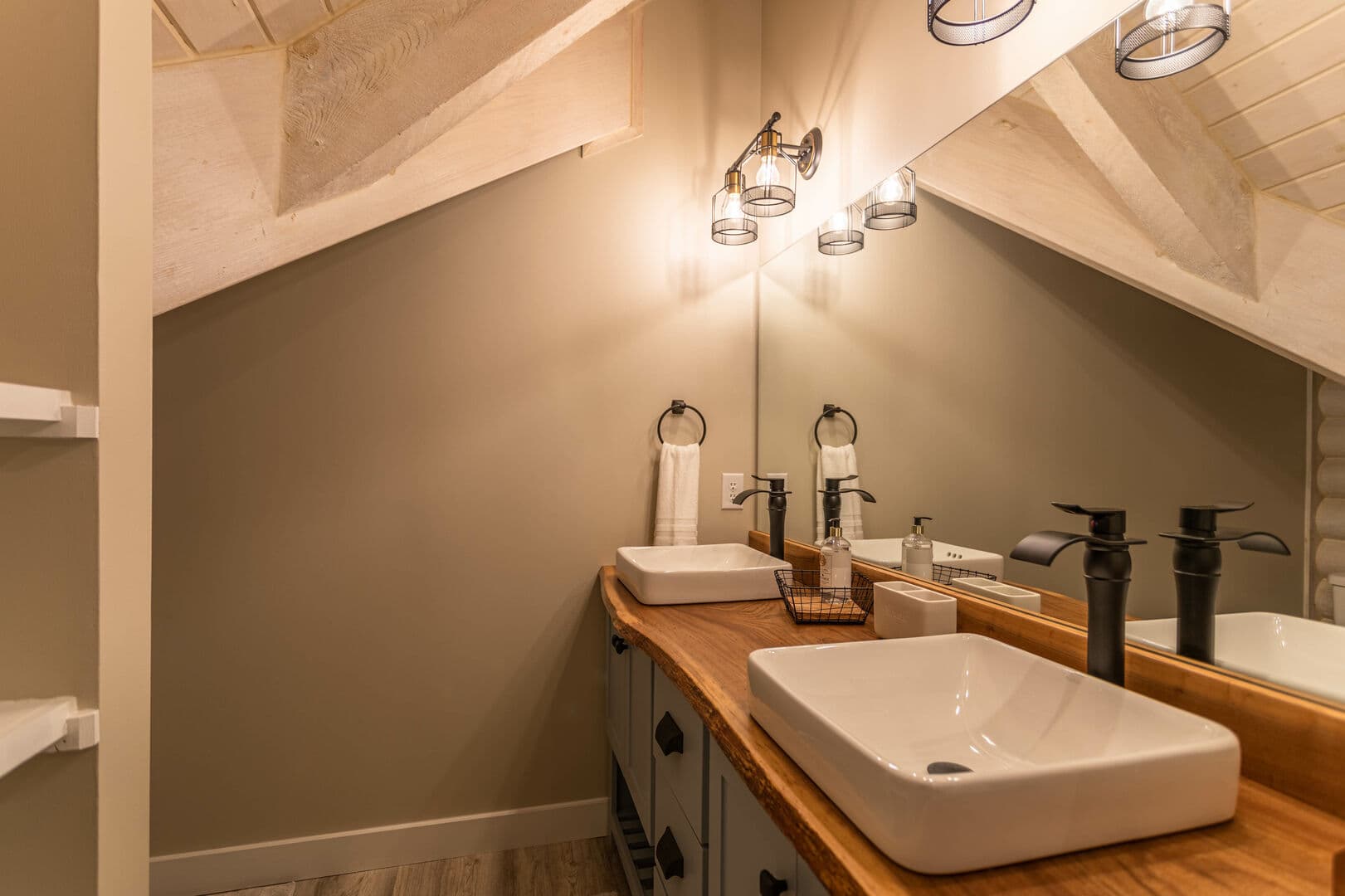 Whispering Willow - Image 24