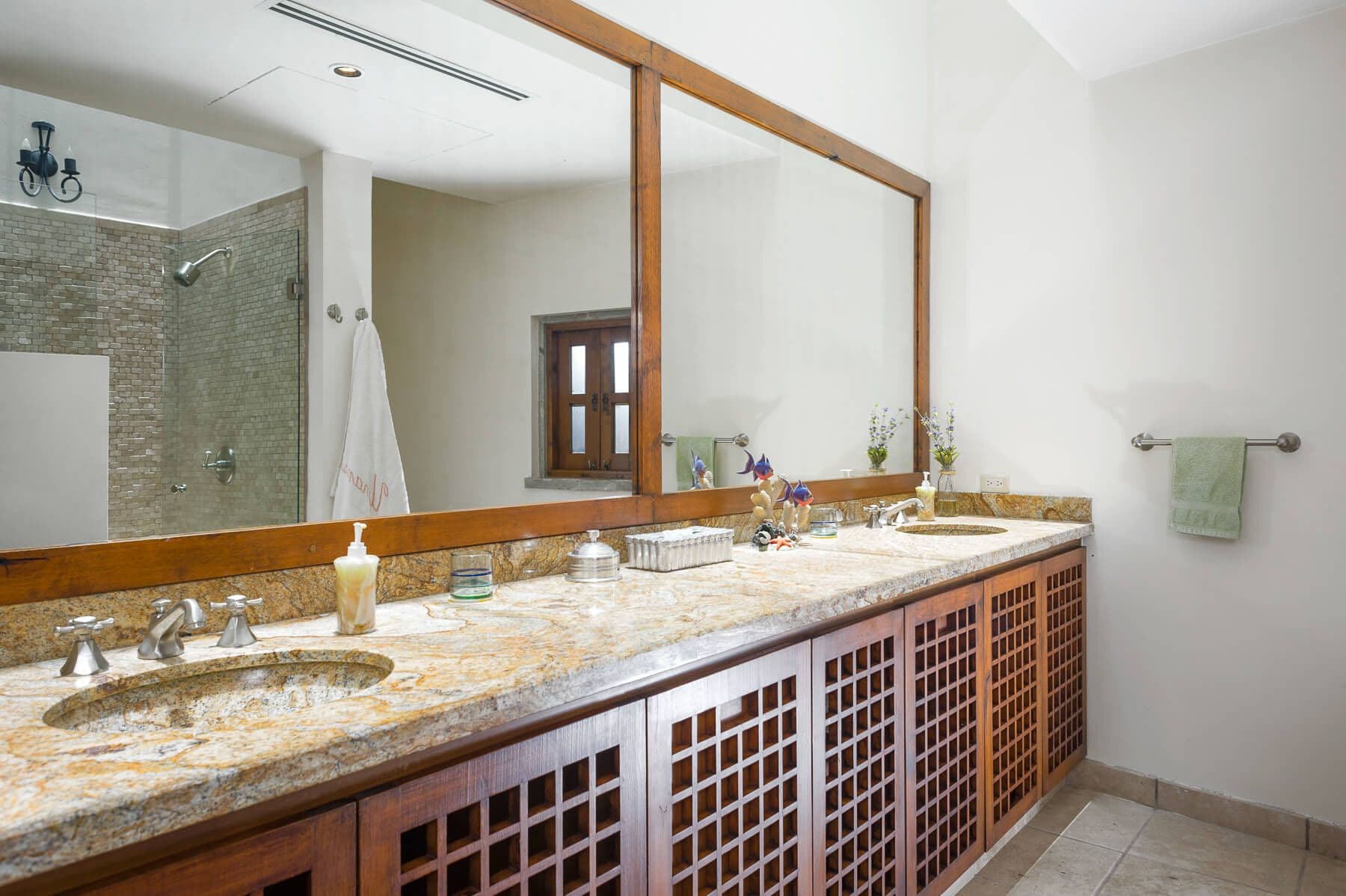 Rosa Amarilla Manor - Image 9