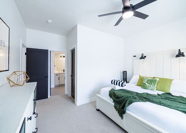 Estate on the River - Image 45