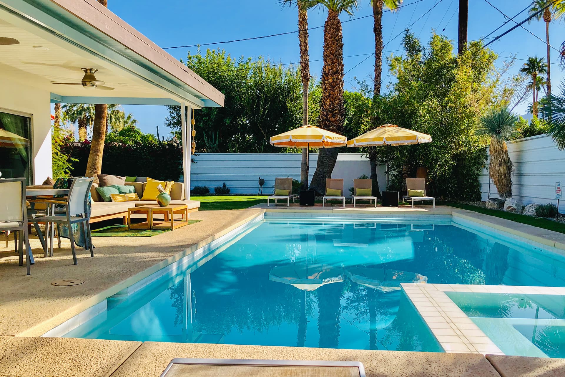 The Lucky Palm Home - Image 2