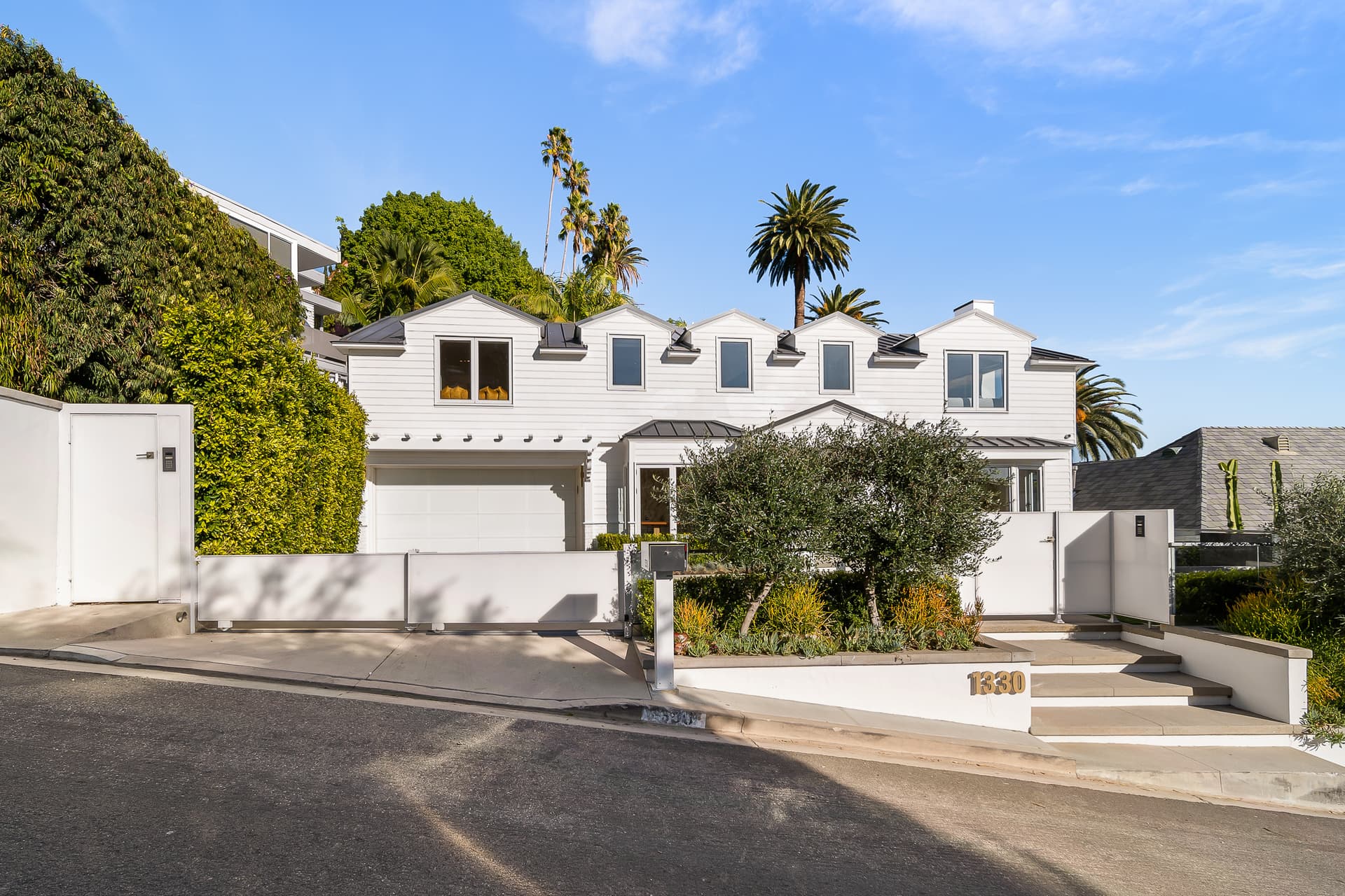 London Villa - Image 8