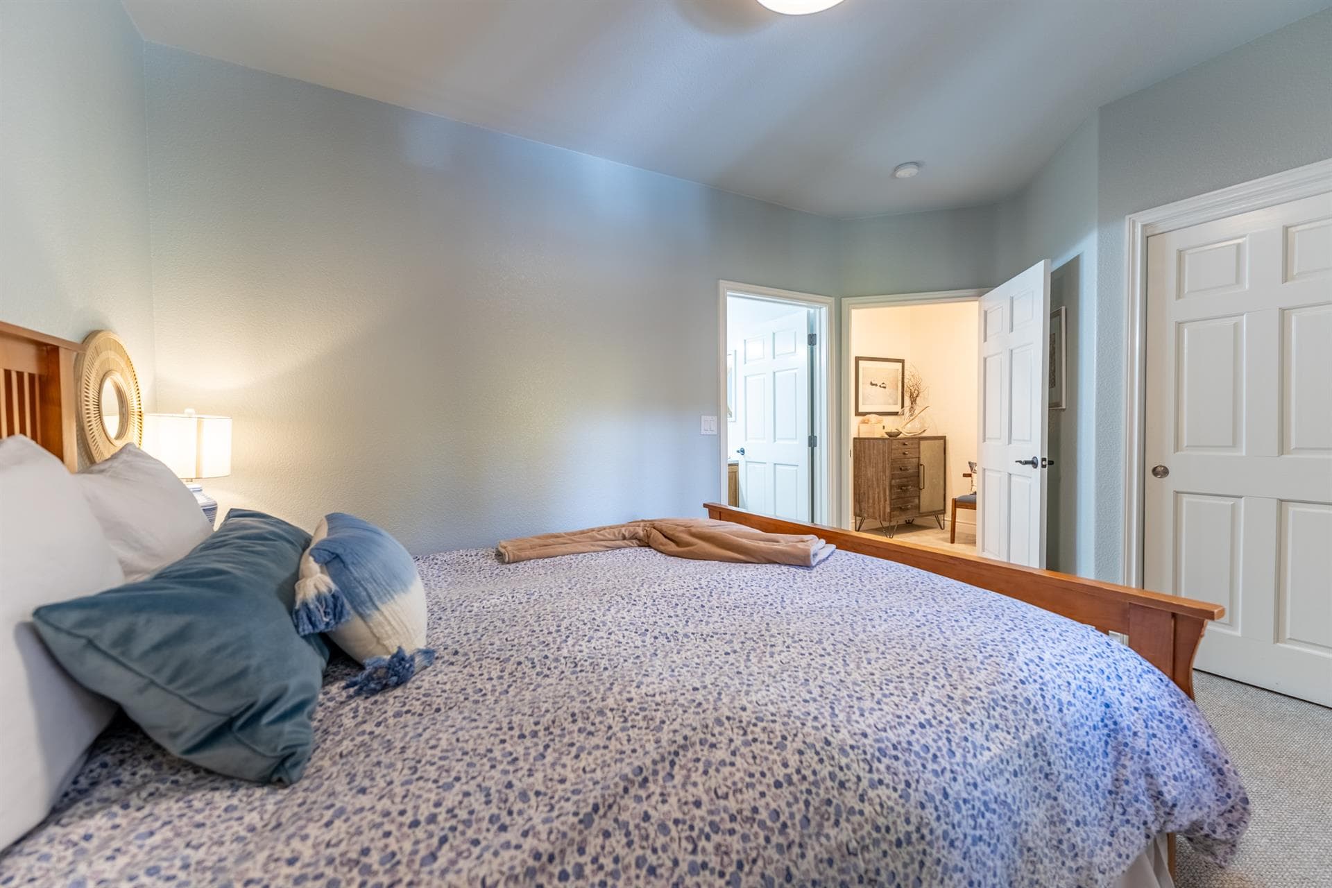 Retreat on the Blue - Image 17