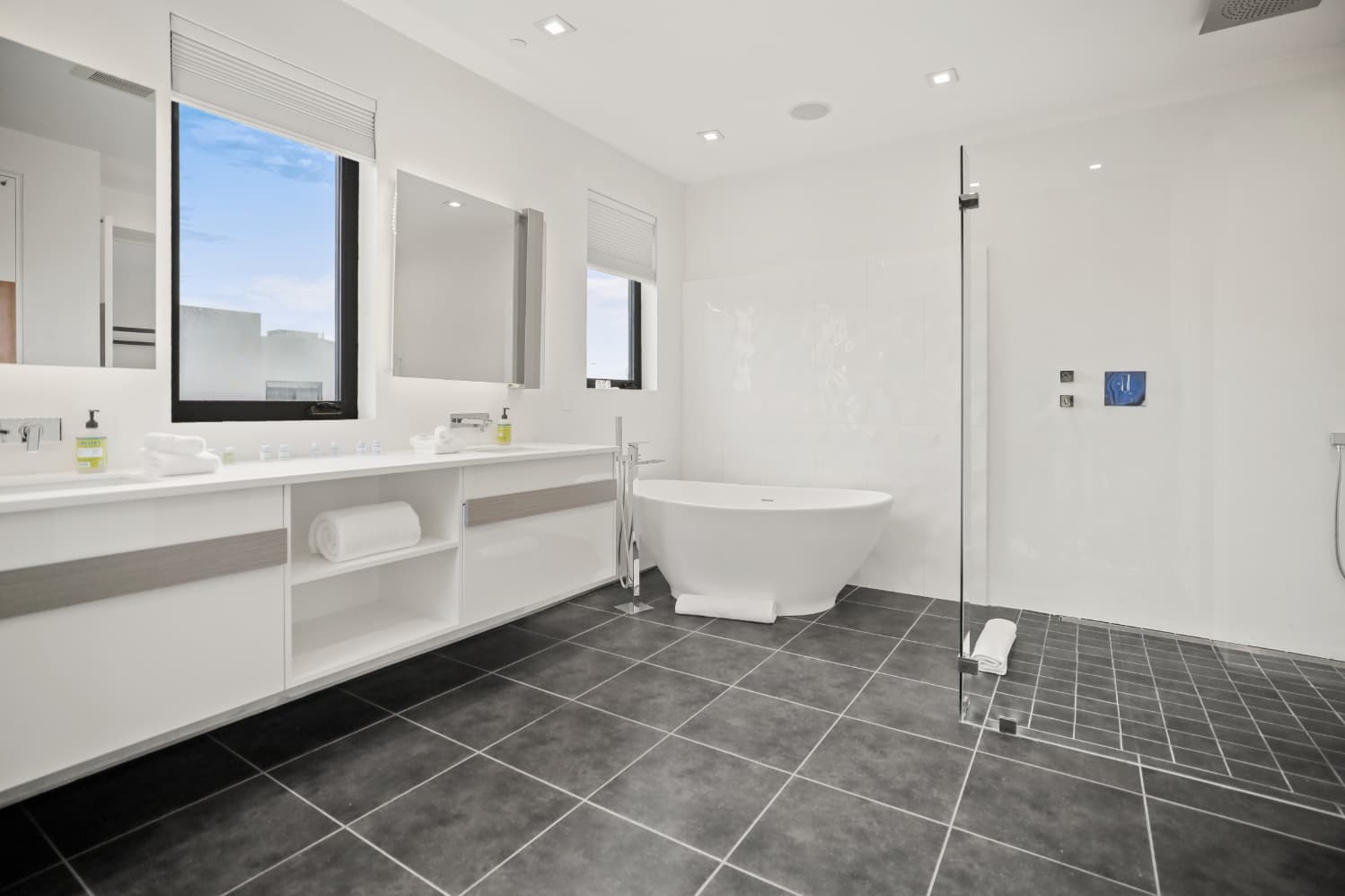 Crescent Heights - Image 17