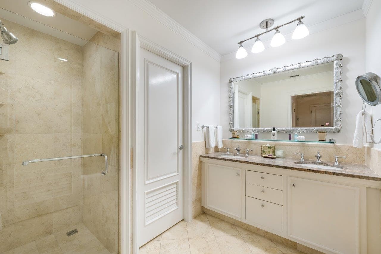 Ritz-Carlton Residence #404 - Image 9