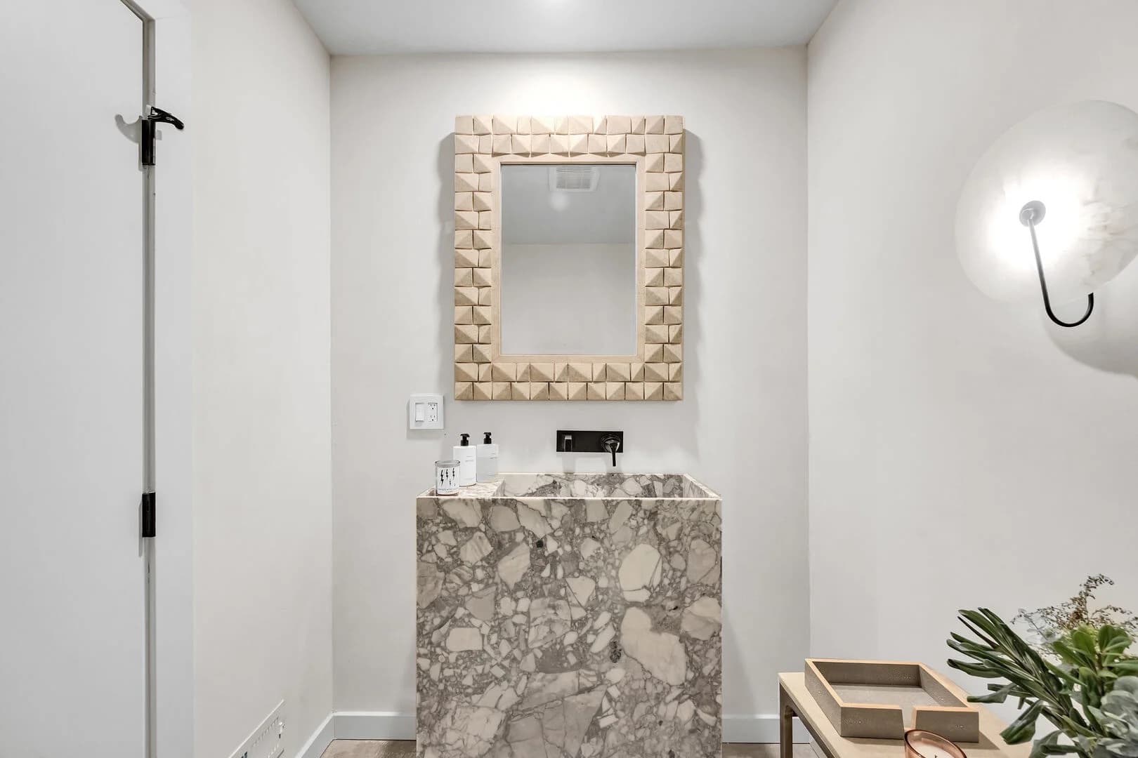 Sunset Plaza View - Image 15