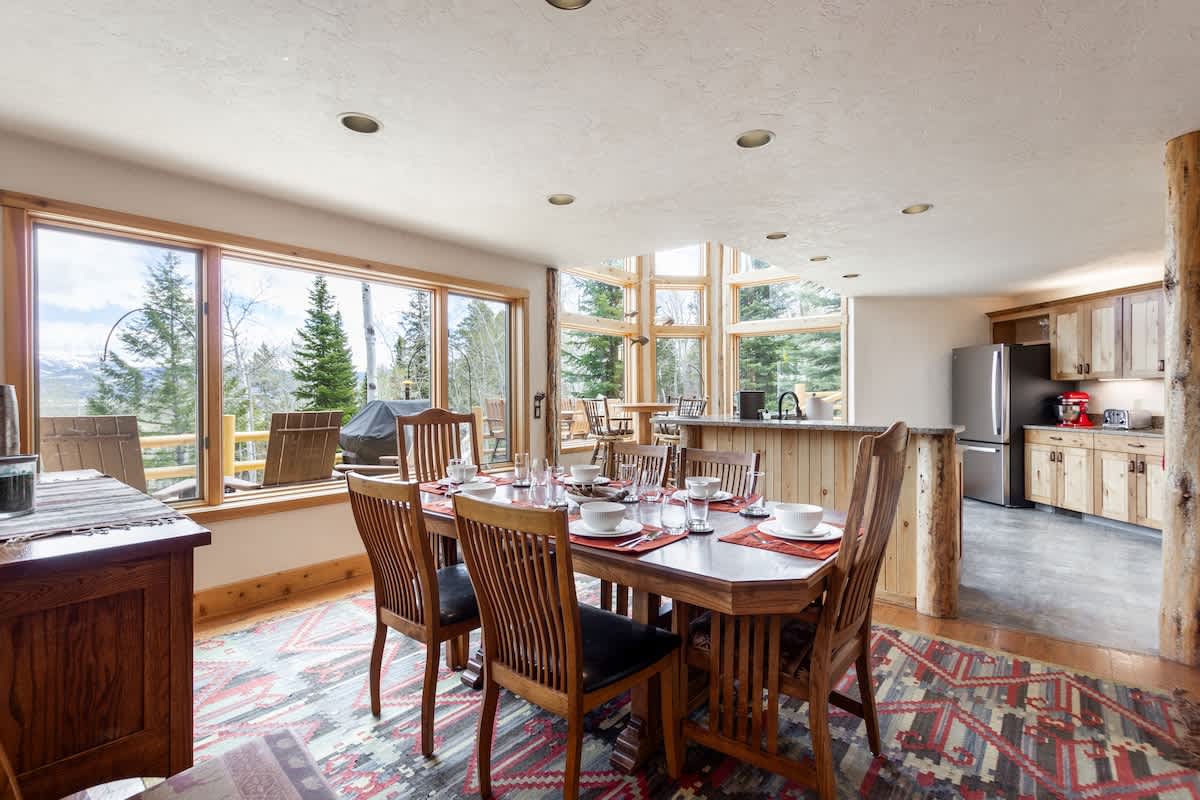 Pine Tree Lodge - Image 5