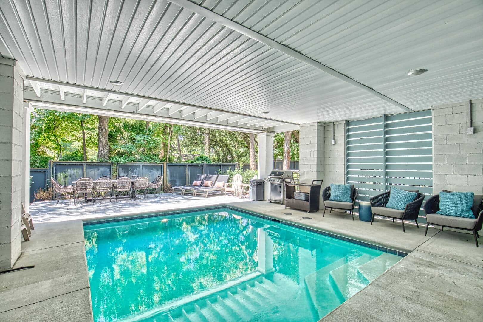 Tip Toe to the Beach - Image 2