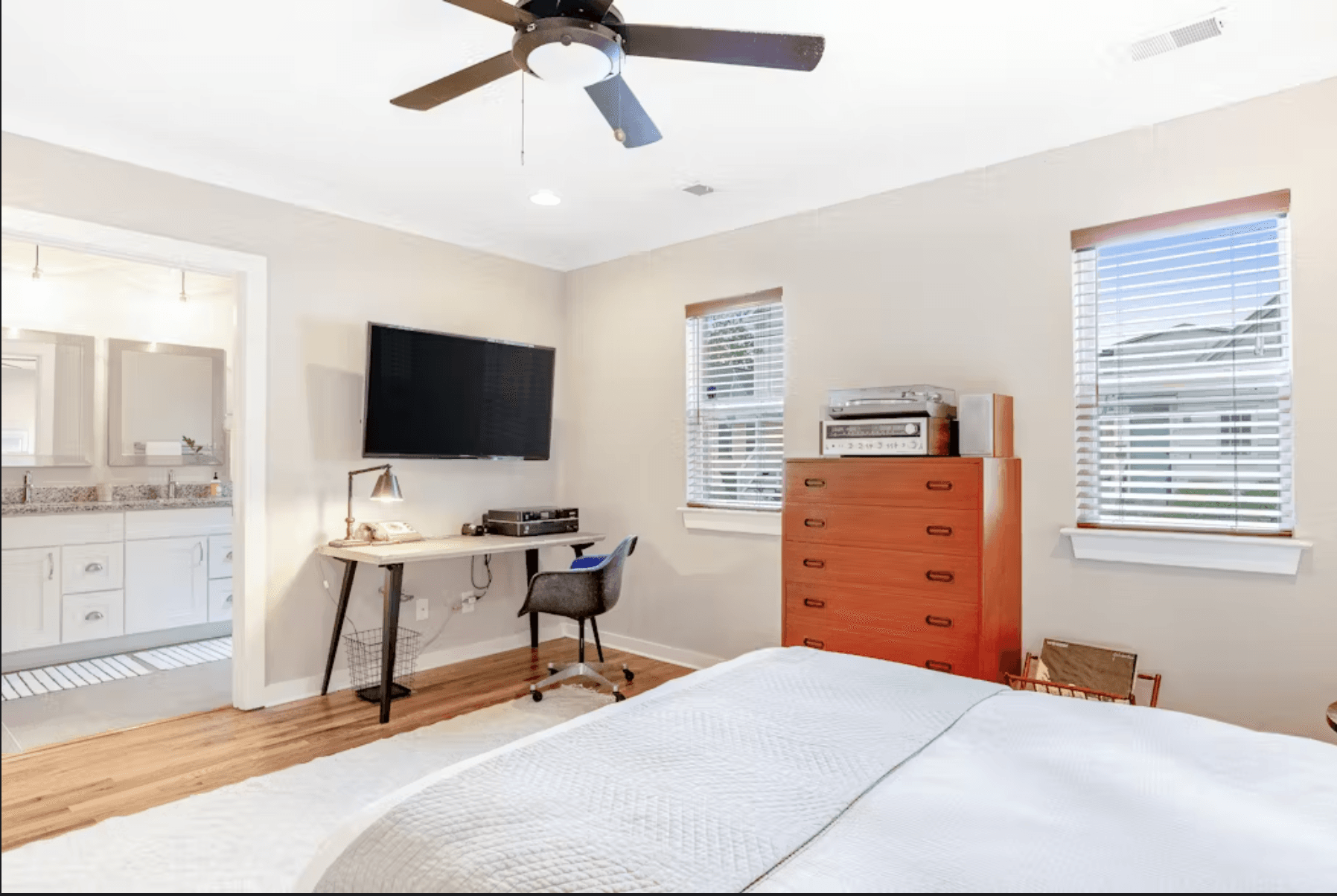 Sleek Cottage - Image 9