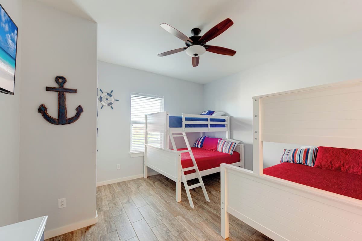 Postcard From Paradise - Image 32