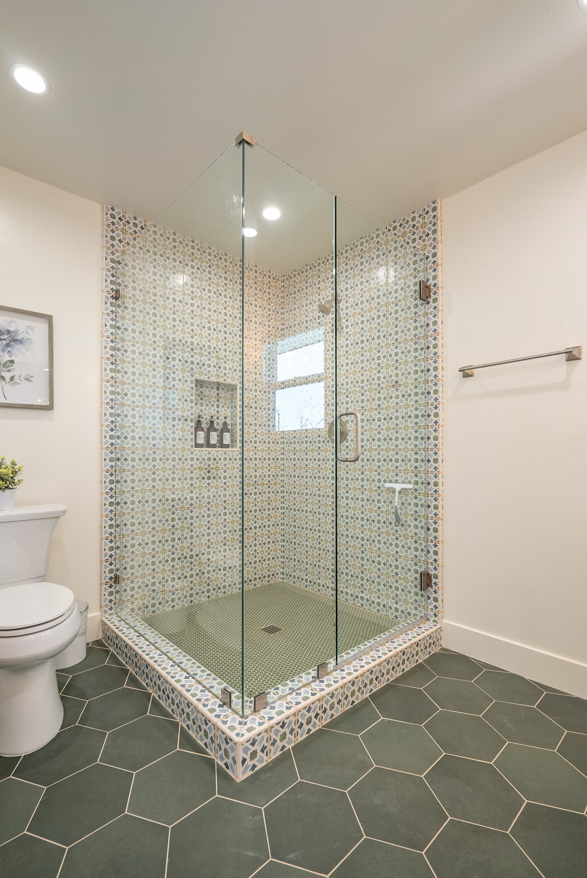 Mira Vista Heights - Image 33