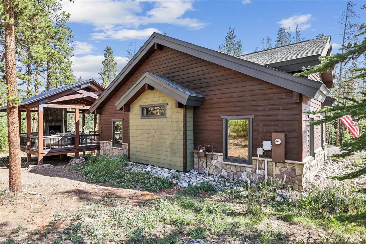 Pine Needle Lodge - Image 41