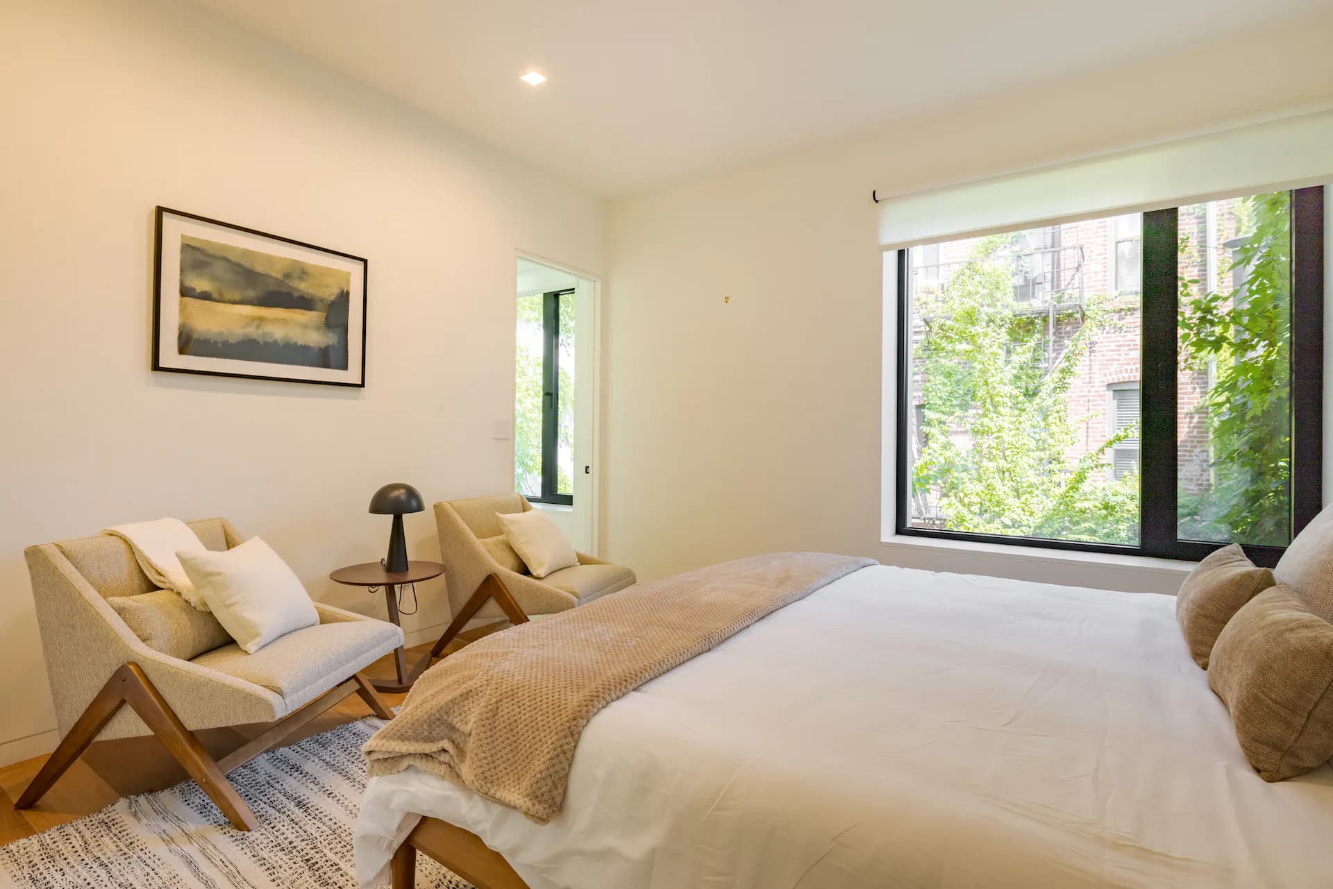 Empire House - Image 15