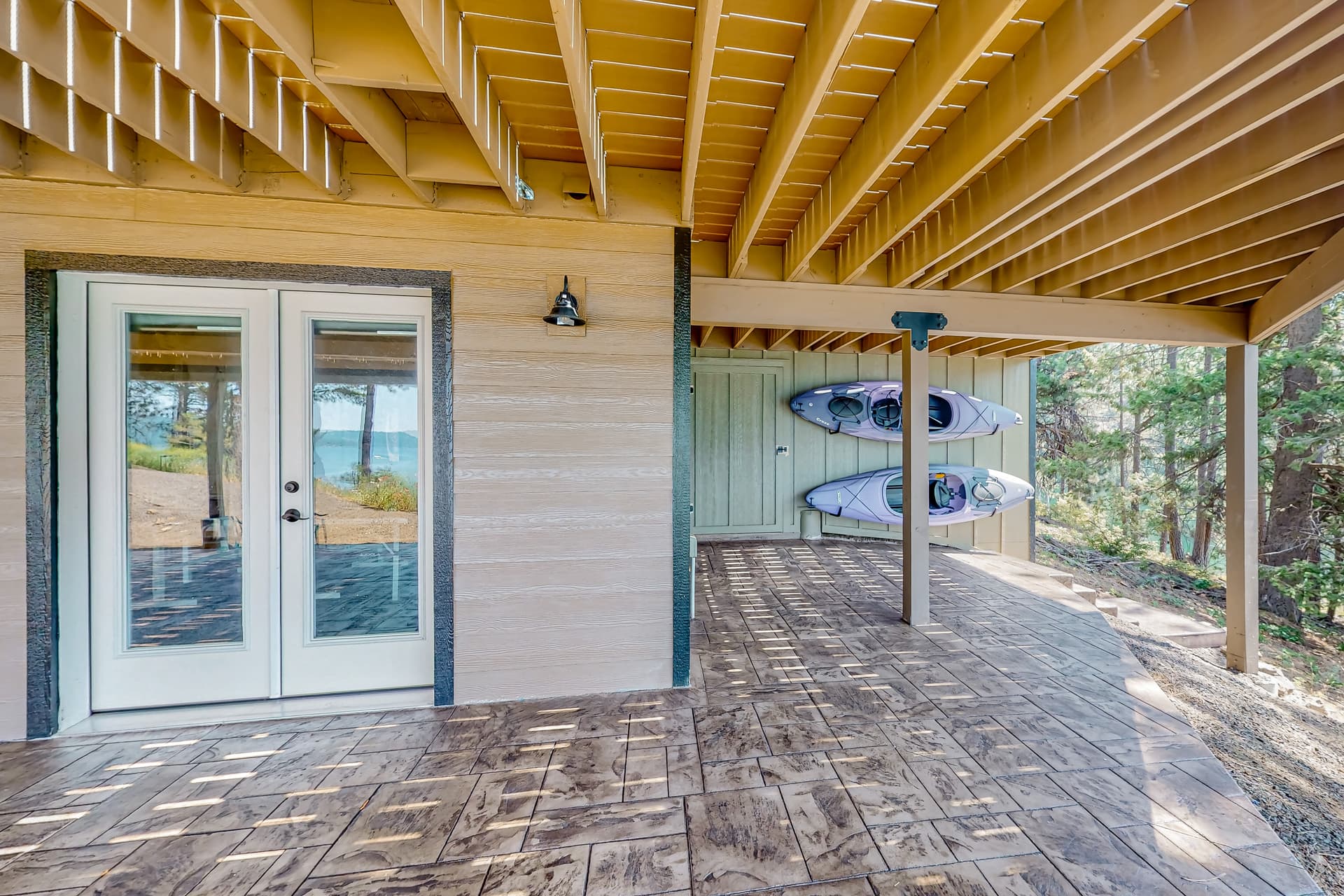 Leaning Pine Point at Half Round Bay - Image 37