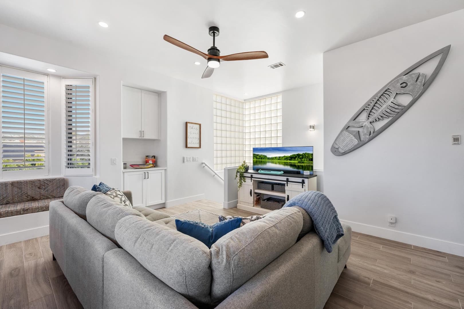 Casa Blanca - Image 20