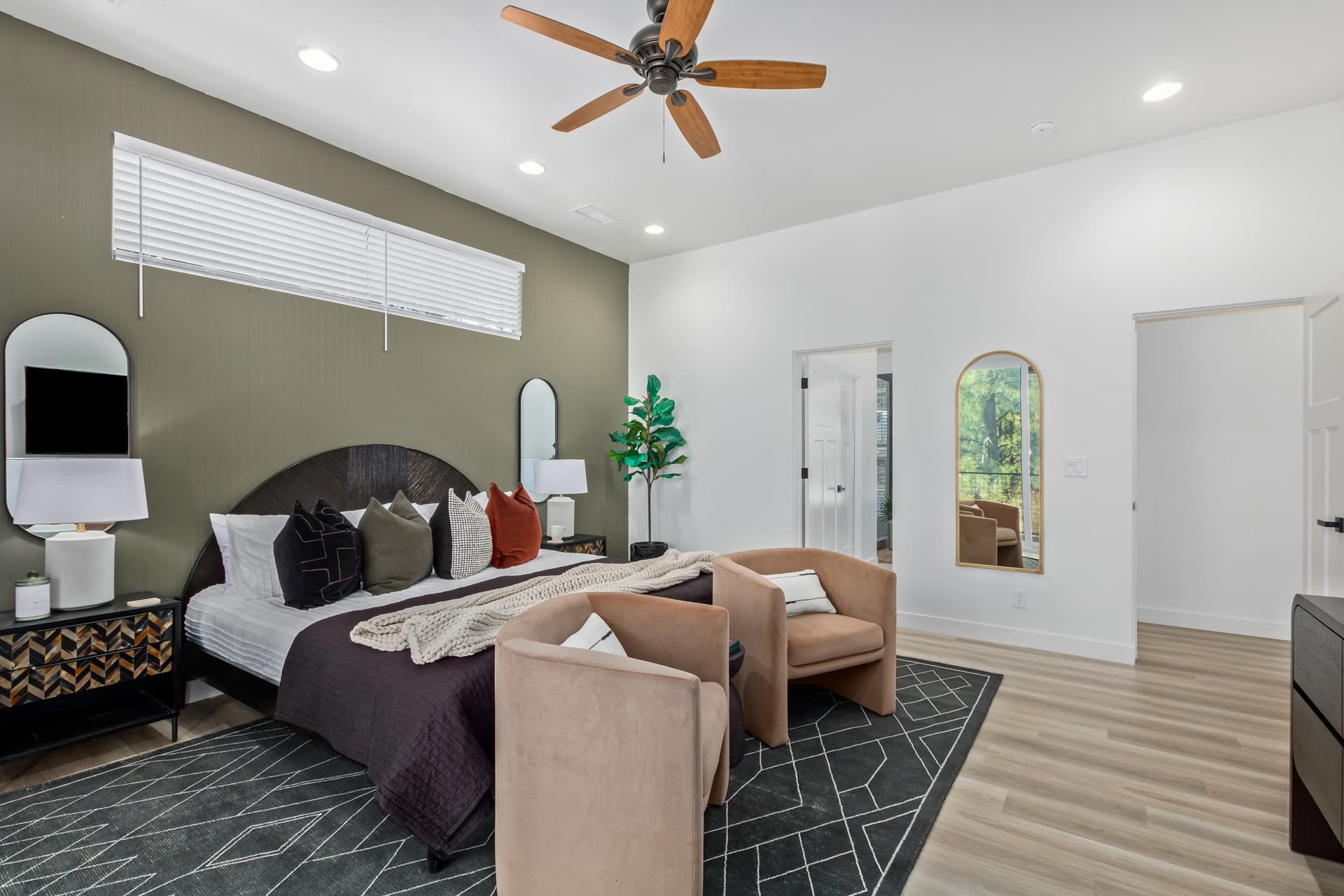 Le Cabin Noir - Image 19