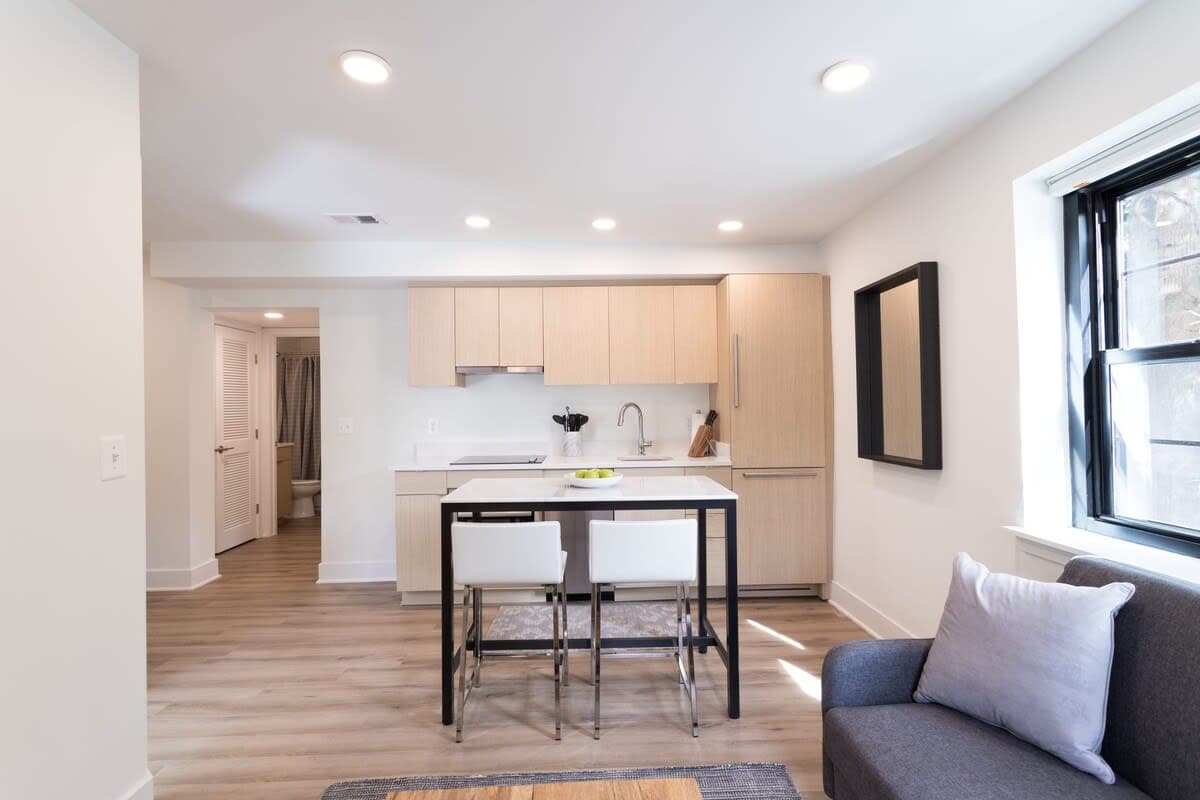 Uplifted Retreat Residence - Image 7